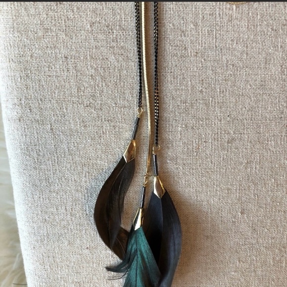 Stella and Dot layered feather necklace - Picture 9 of 10